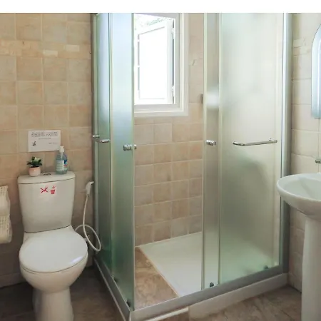 Luxury Spacious With Heated Swimming Pool *