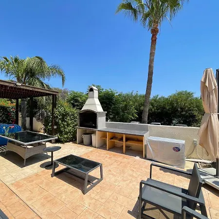 Luxury Spacious With Heated Swimming Pool * Παραλίμνι