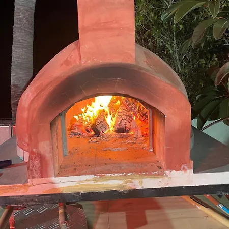 Luxury Spacious With Heated Swimming Pool Paralimni