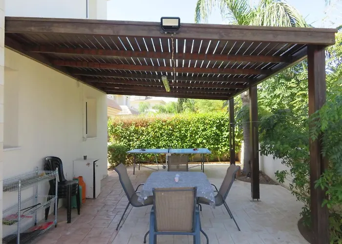 Luxury Spacious With Heated Swimming Pool باراليمني