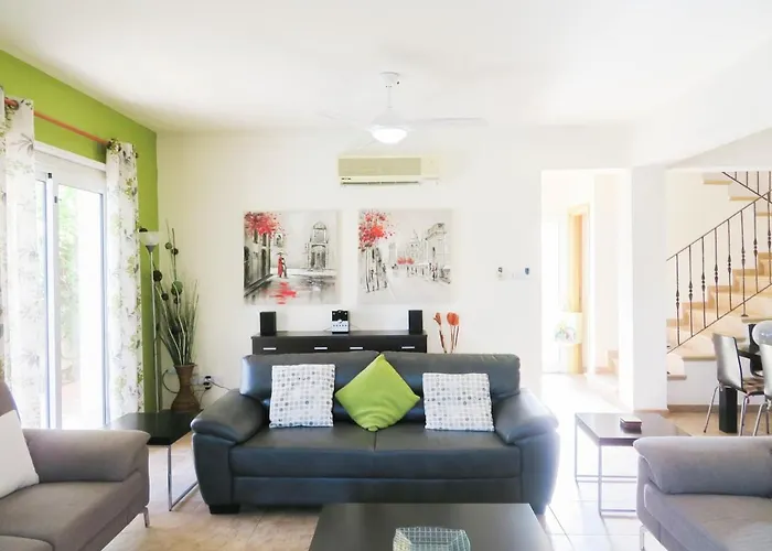 Luxury Spacious With Heated Swimming Pool فيلة باراليمني