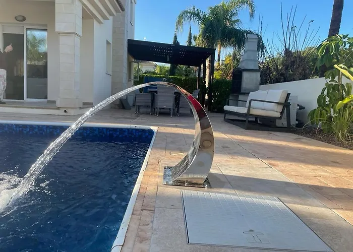 Luxury Spacious With Heated Swimming Pool * باراليمني