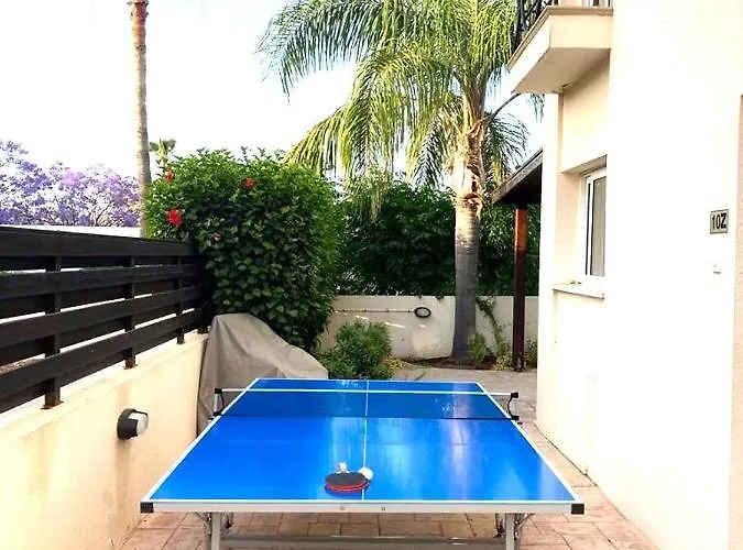 Luxury Spacious With Heated Swimming Pool