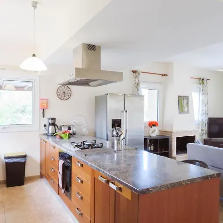 Luxury Spacious With Heated Swimming Pool Villa Paralimni