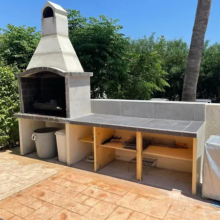 Luxury Spacious With Heated Swimming Pool *