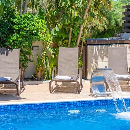 Luxury Spacious With Heated Swimming Pool * 帕拉利米尼