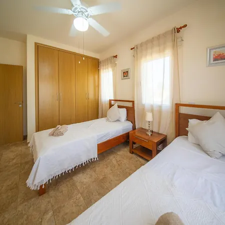 Luxury Spacious With Heated Swimming Pool 别墅