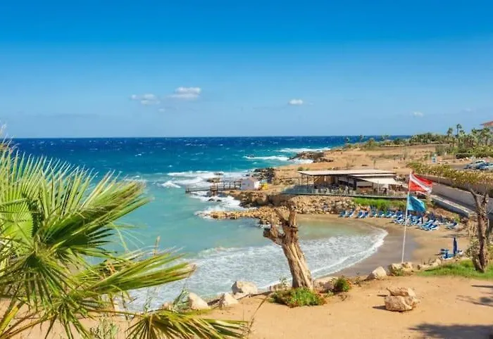 Luxury Spacious With Heated Swimming Pool *