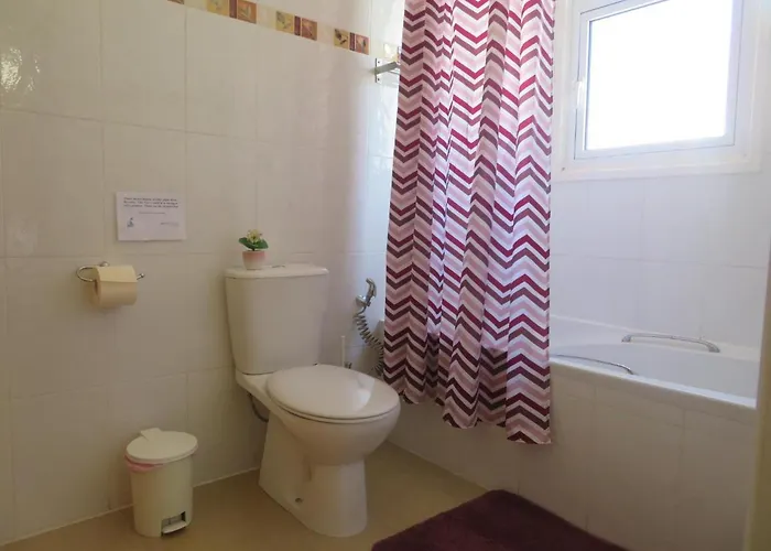 Luxury Spacious With Heated Swimming Pool * Paralimni