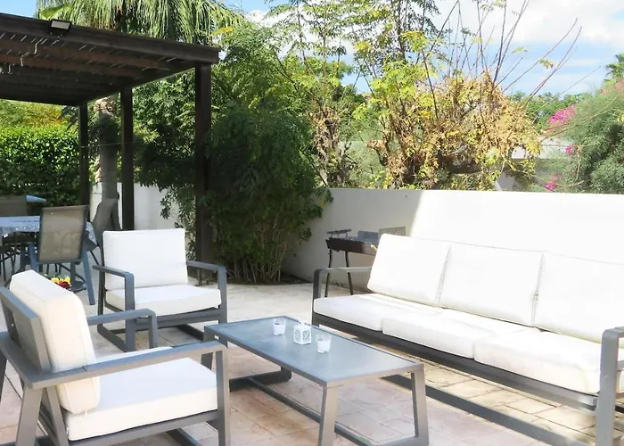 Villa Luxury Spacious With Heated Swimming Pool *