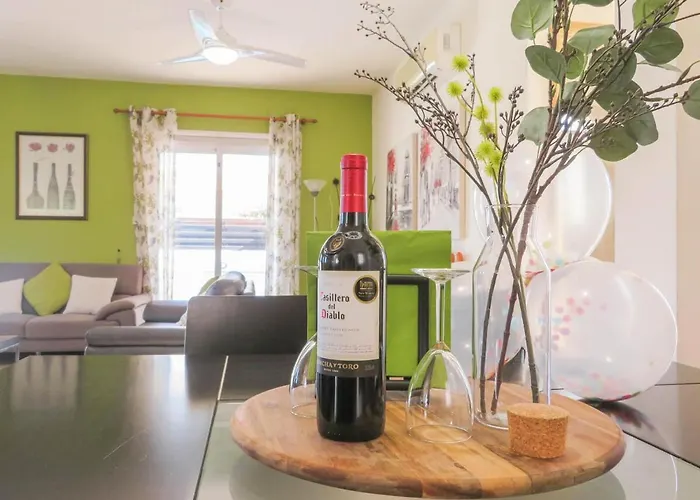 Luxury Spacious With Heated Swimming Pool Villa *