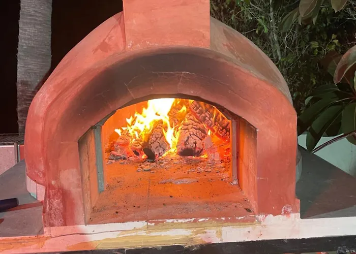 Luxury Spacious With Heated Swimming Pool 파라림니